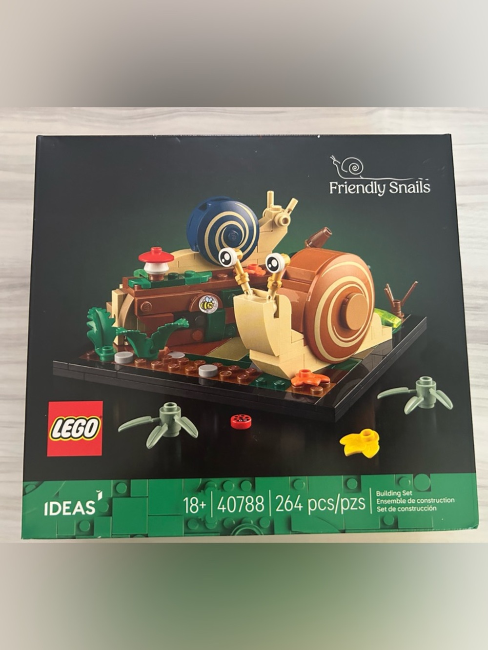 NIB Leg Friendly Snails Set Item Number 40788